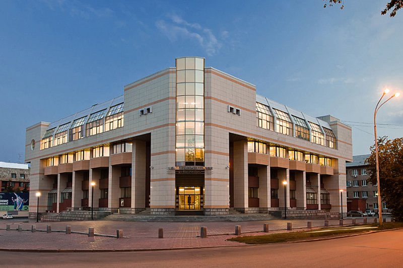 Академическая, 18