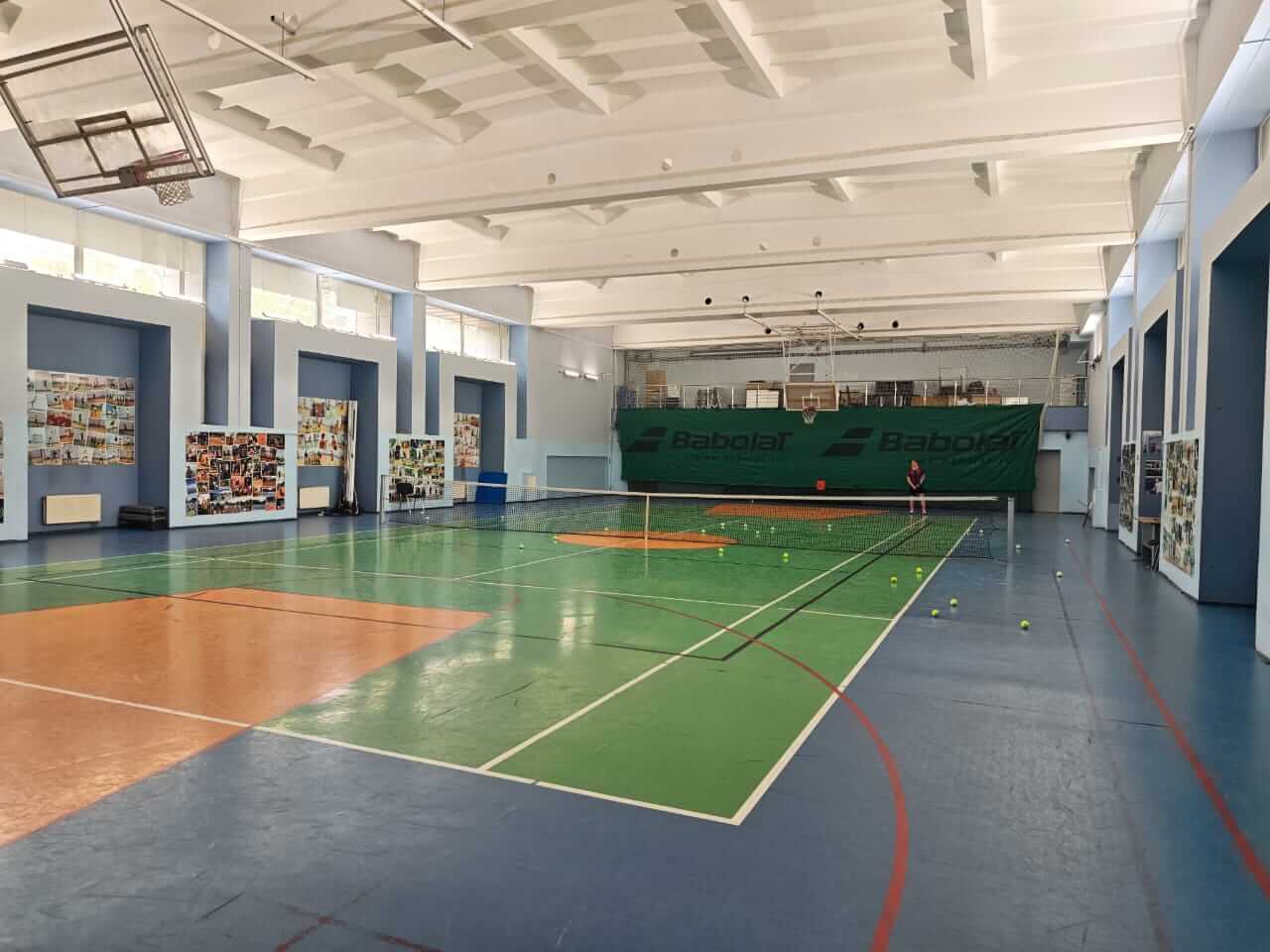 Крытый теннисный корт Court and Racket